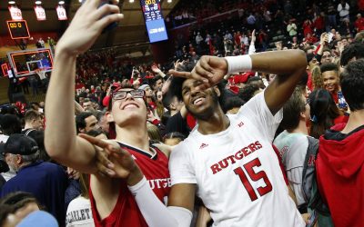 College Athletes Can Now Earn Money